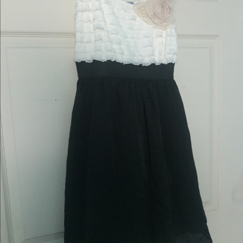 Dress - Picture 2 of 3